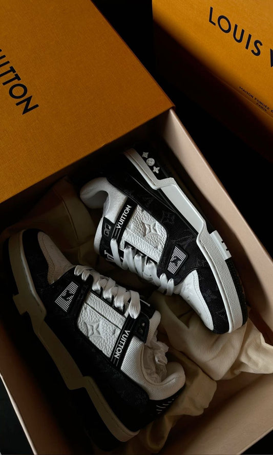 Louis Vuitton Trainer Sneaker Black