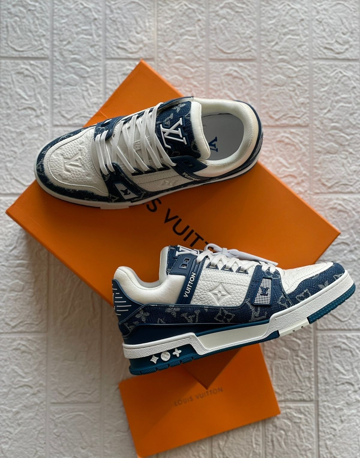Louis Vuitton Trainer Sneaker Blue